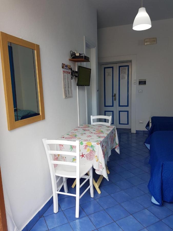 Апартаменты Lipari Centro Storico Flat 6 Mins From Port Экстерьер фото