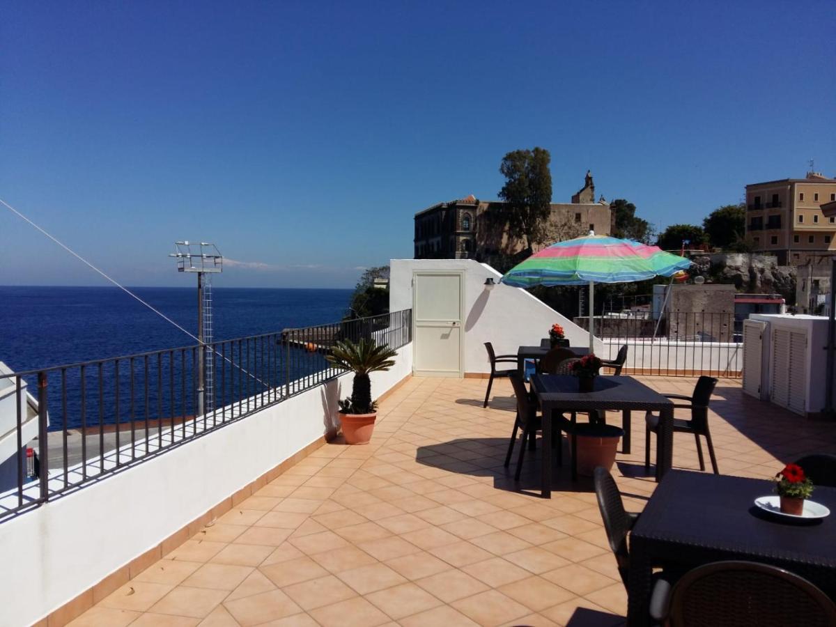 Апартаменты Lipari Centro Storico Flat 6 Mins From Port Экстерьер фото